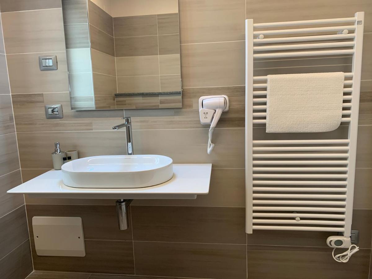 סאלוצו B&B La Luce Verde מראה חיצוני תמונה