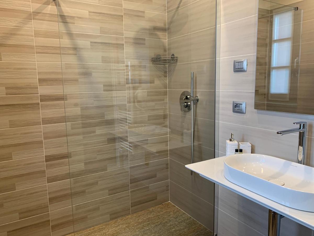 סאלוצו B&B La Luce Verde מראה חיצוני תמונה